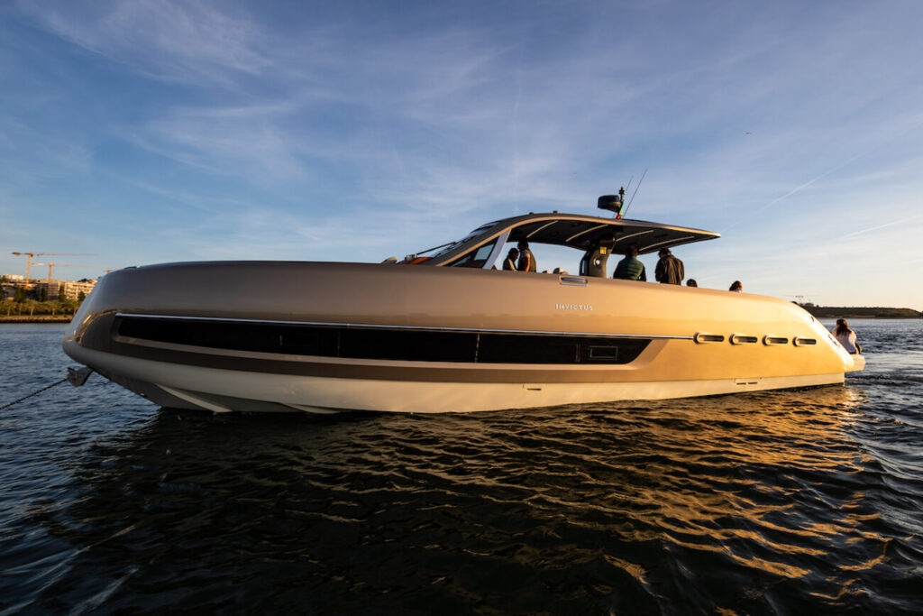 FeelDouro - Barco Invictus