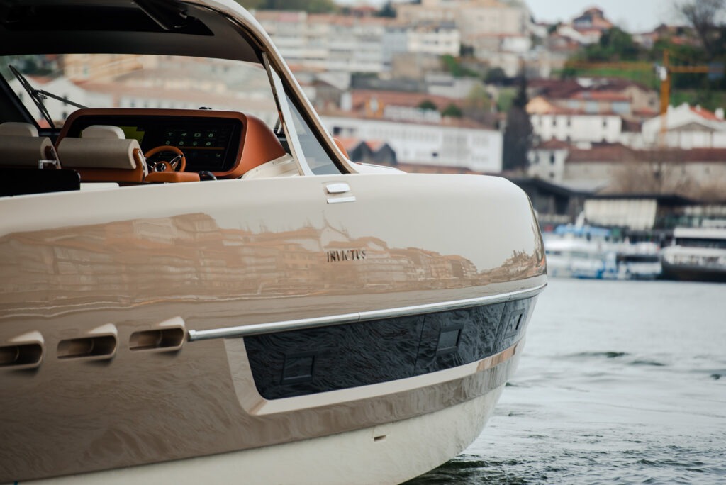 FeelDouro - Barco Invictus